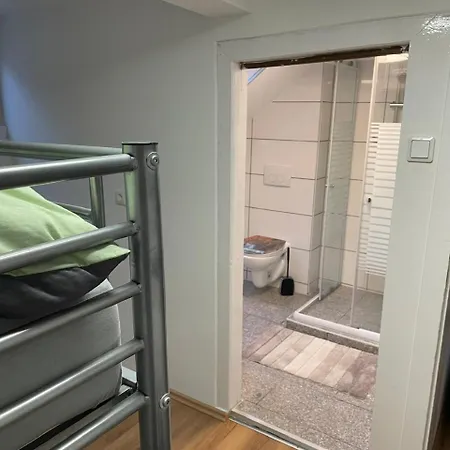 Z2h1 Guest house *